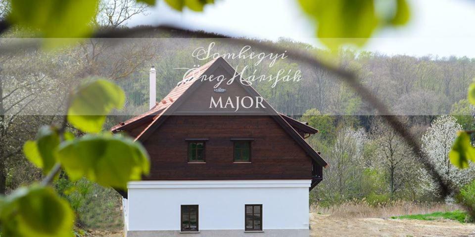 Somhegyi Oereg Harsfak Major Vendeghaz Bed & Breakfast Bakonybél Exterior photo