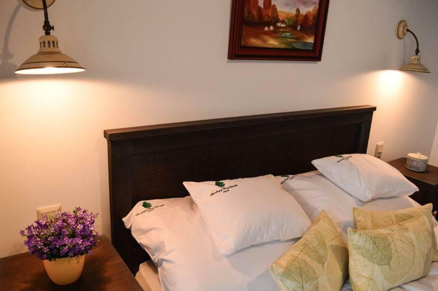 Somhegyi Oereg Harsfak Major Vendeghaz Bed & Breakfast Bakonybél Exterior photo