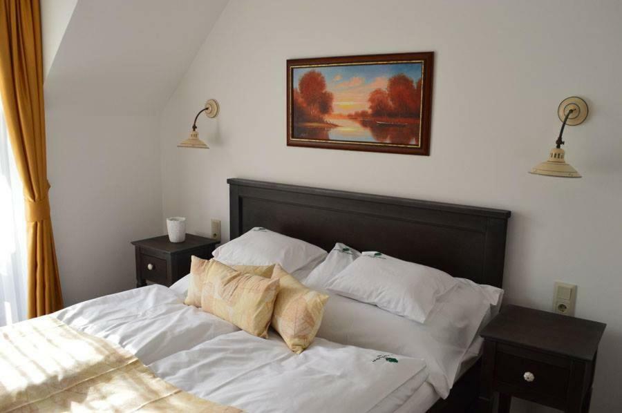 Somhegyi Oereg Harsfak Major Vendeghaz Bed & Breakfast Bakonybél Exterior photo